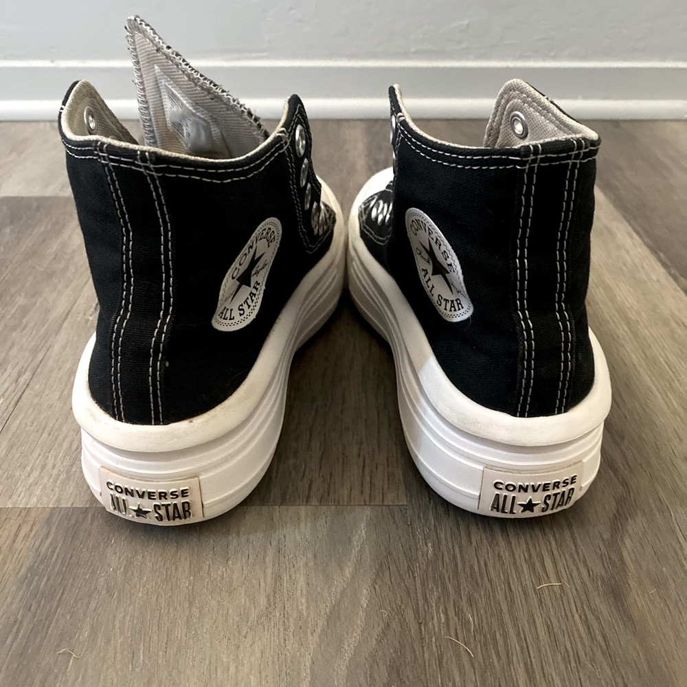 Chuck Taylor Platforms - Women size 6.5
